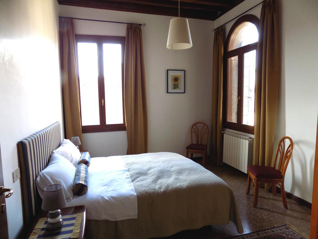 Appartement San Trovaso à Venise Extérieur photo